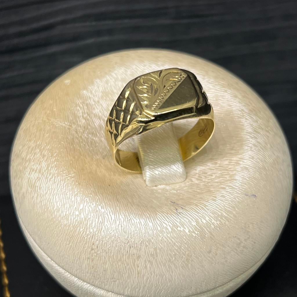 14 karaat gouden zegelring prachtig ring, Ophalen of Verzenden, Zo goed als nieuw, Goud, Dame