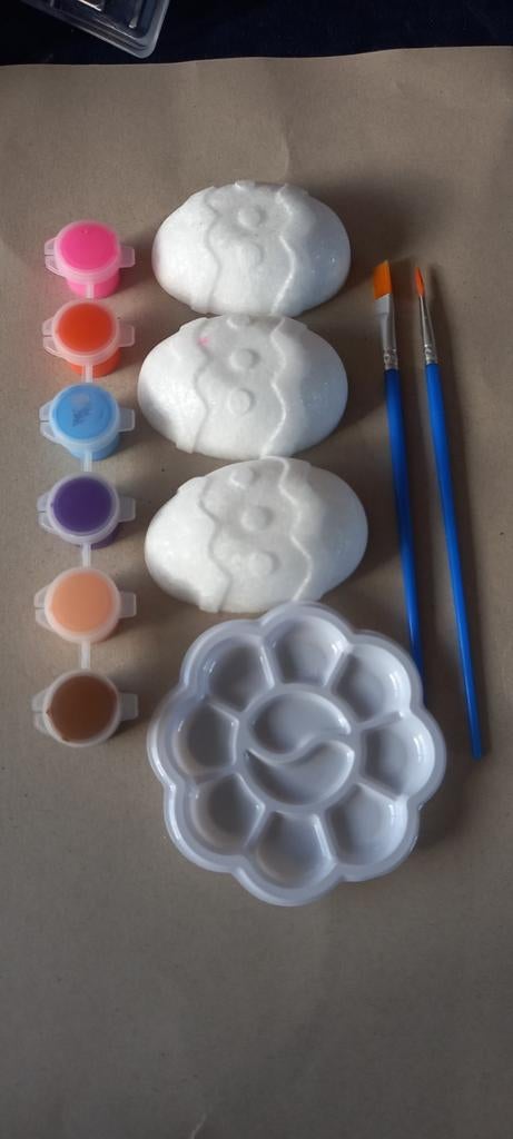 Knutselset met halve eieren, verf en kwasten, Ophalen of Verzenden