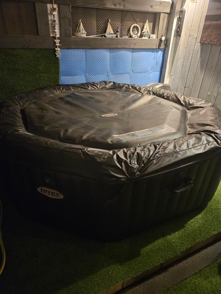 Intex Pure Spa Jet & Bubble Deluxe Opblaasbare Jacuzzi 6p, Ophalen, Zo goed als nieuw, Opblaasbaar