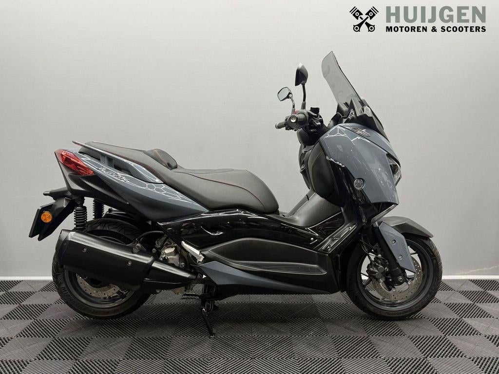 YAMAHA X MAX 300 Tech Max 1e eig 7400Km nieuwstaat(bj 2021)