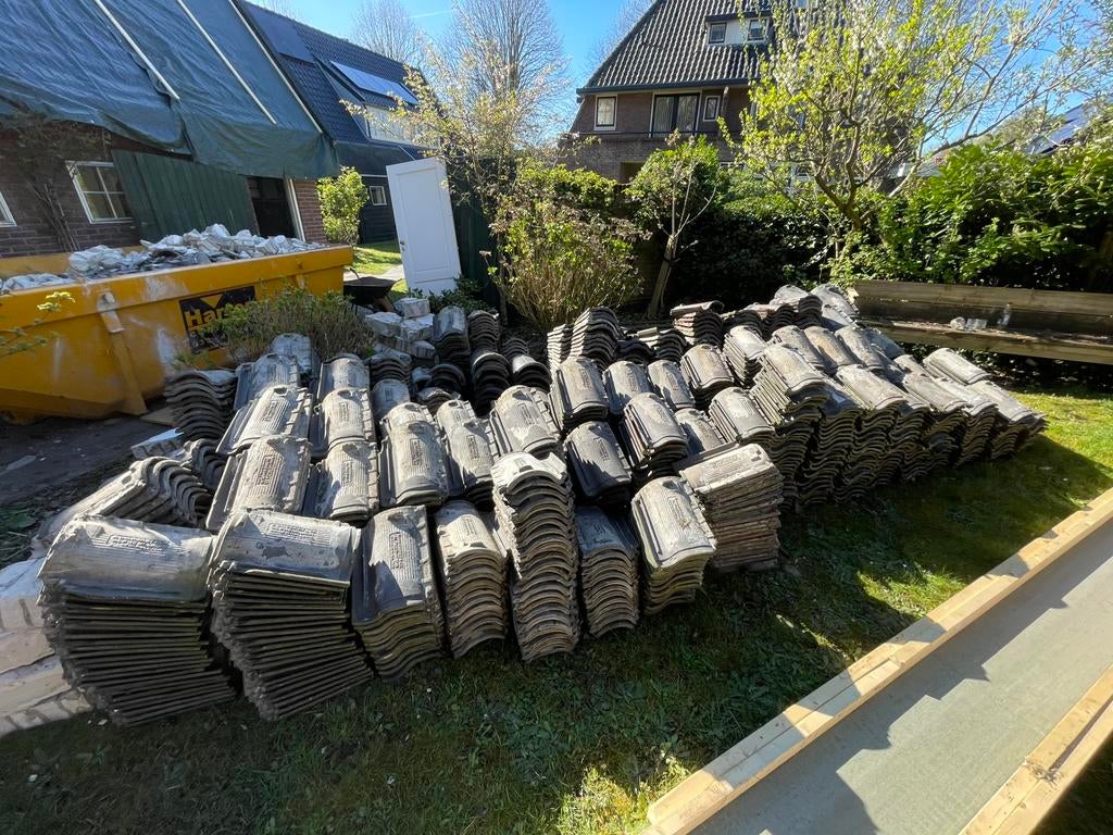 Dakpannen +- 1750 stuks van Oordt, Ophalen, Gebruikt, Steen of Klei, 15 m² of meer