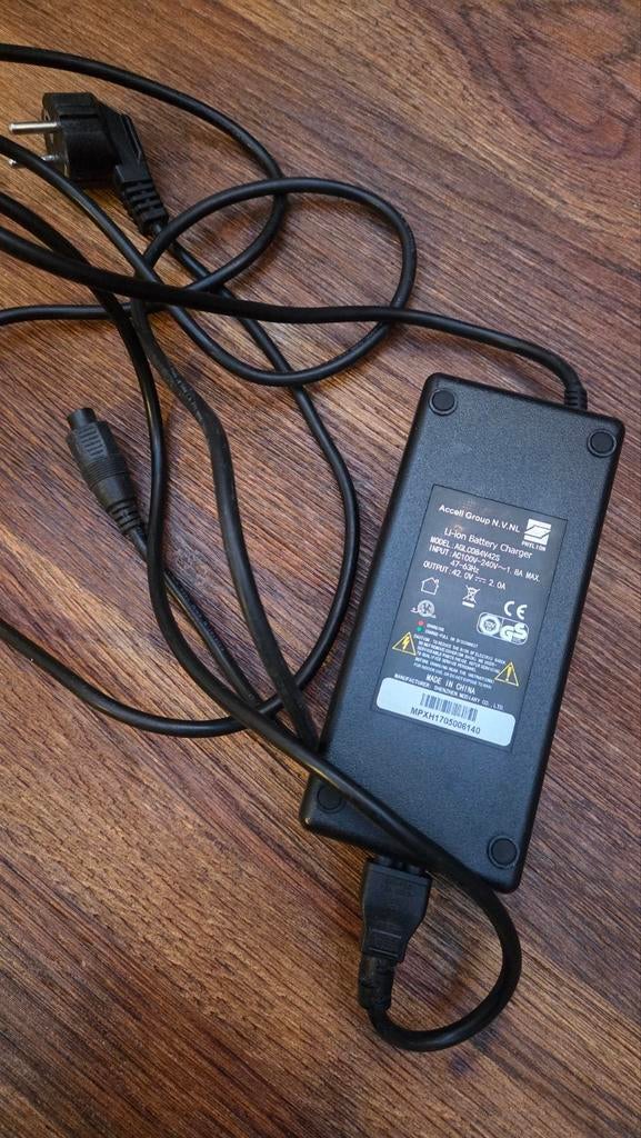 Oplader elektrische fiets batavus accell group, Ophalen of Verzenden