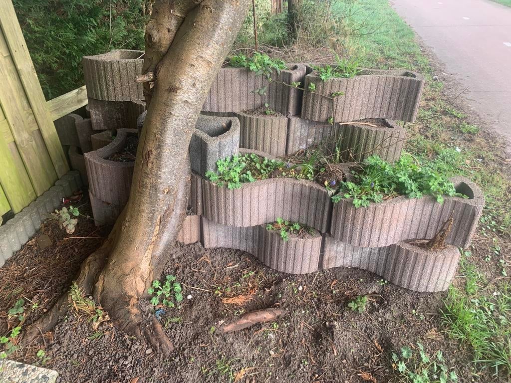 42 Stapelbare Betonnen bloembakken €2 p.st. alles voor €35, Tuin en Terras, Bloembakken en Plantenbakken, Ophalen, Gebruikt, Balkon