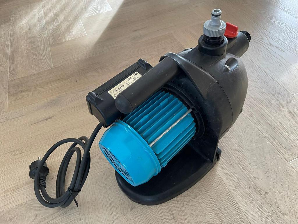 GARDENA Besproeiingspomp 3000/4, Ophalen, Gebruikt, Elektrisch, Besproeiingspomp