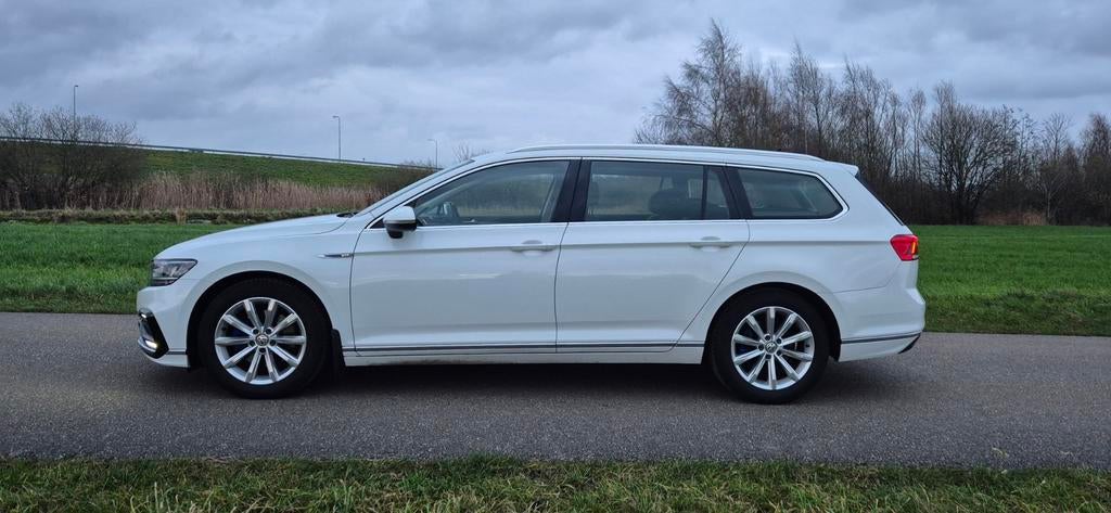 Volkswagen Passat 1.4 TSI Phev 218pk 6-DSG 2019 model 2020, Zwart, 4 cilinders, Wit, Plug-in hybride
