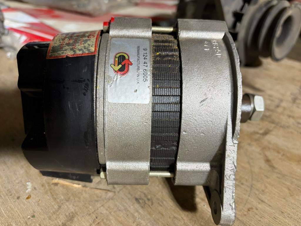 Bosch dynamo 14V 43A (art: 9124476005) Case MF JCB Perkins, Ophalen of Verzenden, Nieuw