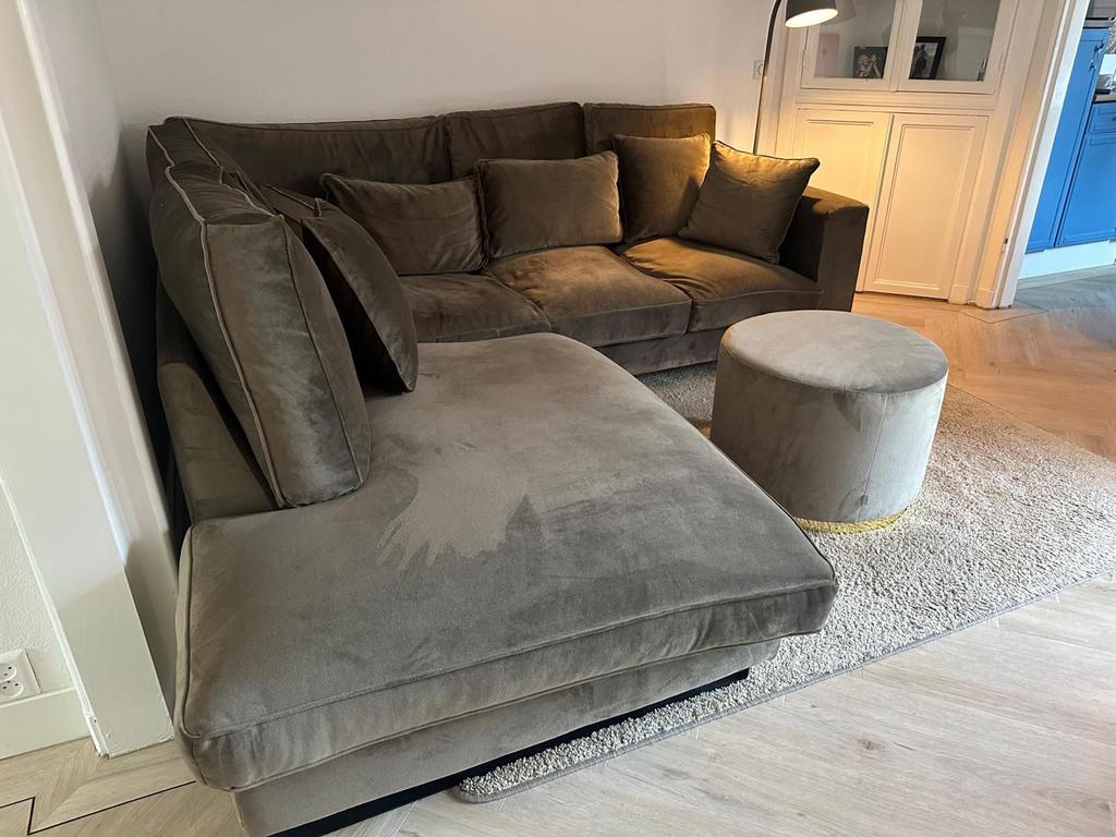 MOET WEG - Grote hoekbank met ottomaan, Huis en Inrichting, Ophalen, 250 tot 300 cm, Gebruikt, Hoekbank