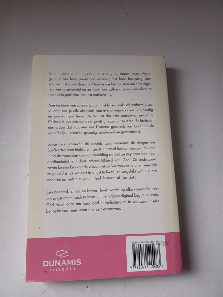 Joyce Meyer - De Vrouw met zelfvertrouwen, Joyce Meyer, Ophalen of Verzenden, Zo goed als nieuw, Mode algemeen