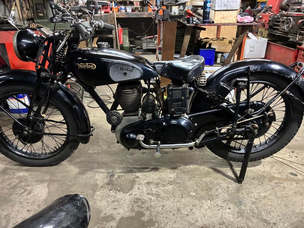 Te Koop Norton 16H, Motoren