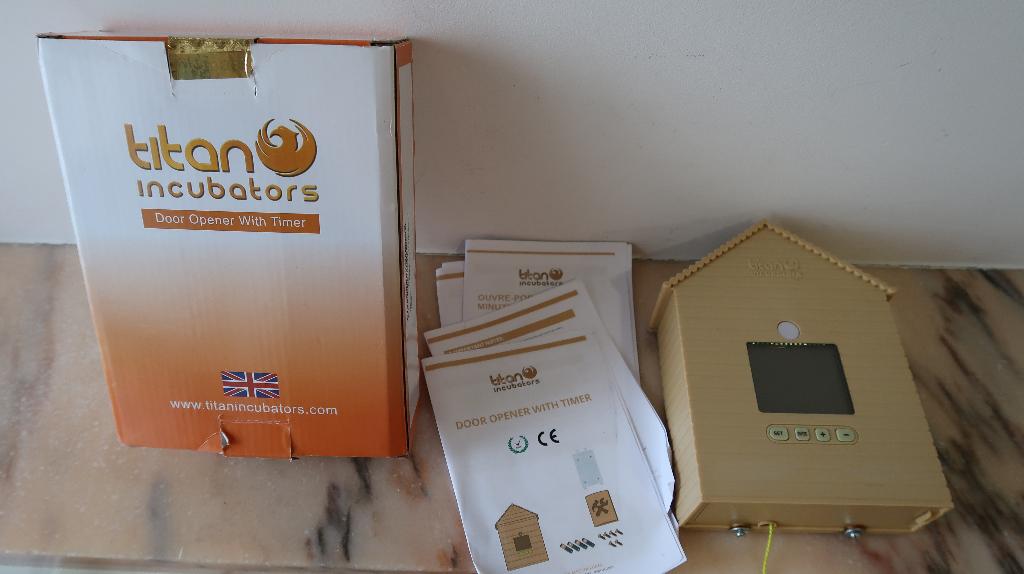 Titan incubators deur opener, Ophalen of Verzenden, Gebruikt, Kunststof, Volière