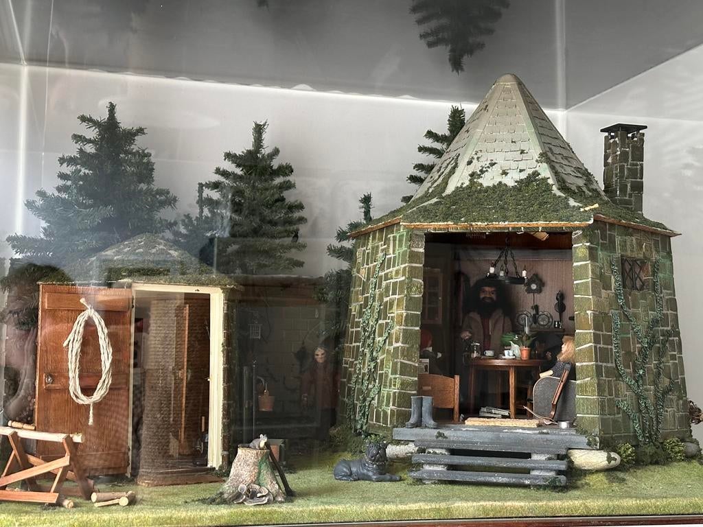 Harry Potter 1:12 poppenhuis huisje van Hagrid, Ophalen, Zo goed als nieuw, Poppenhuis