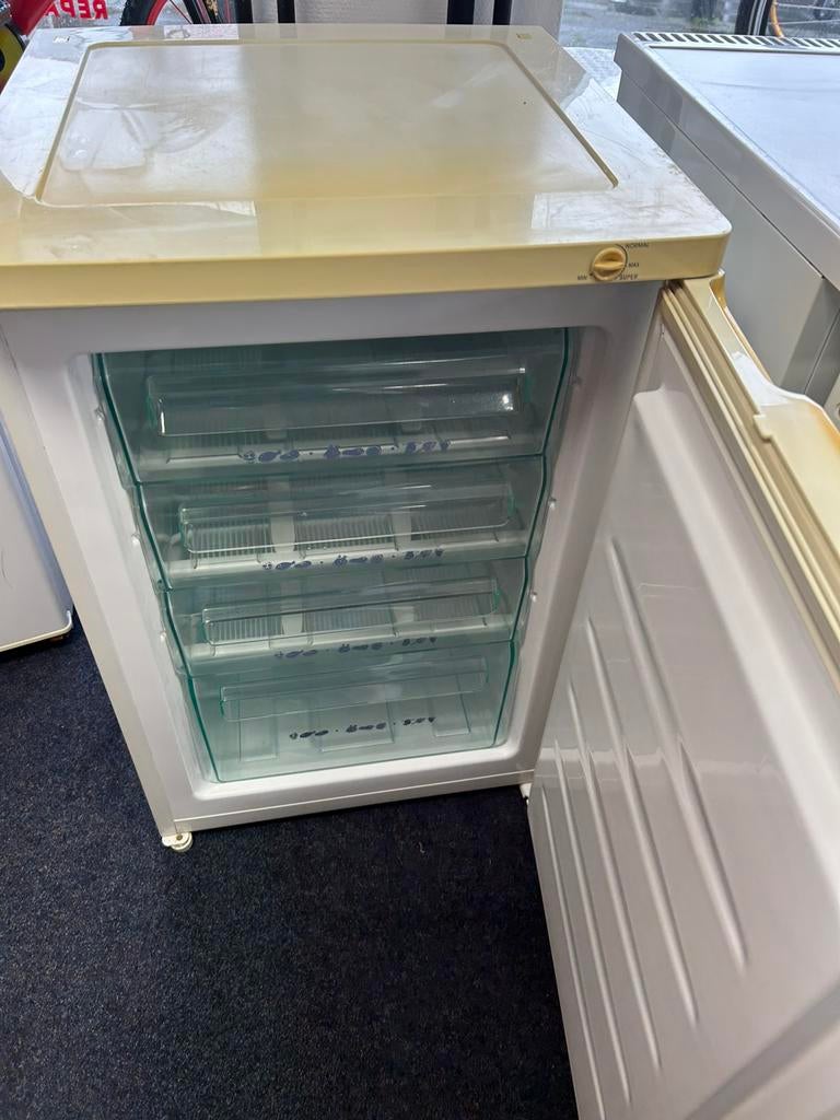 White knight vriezer (inruilkoopje) incl garantie&bezorgen, Witgoed en Apparatuur, Vriezers en Diepvrieskisten, Nl, Nulachtenvijftig.nl