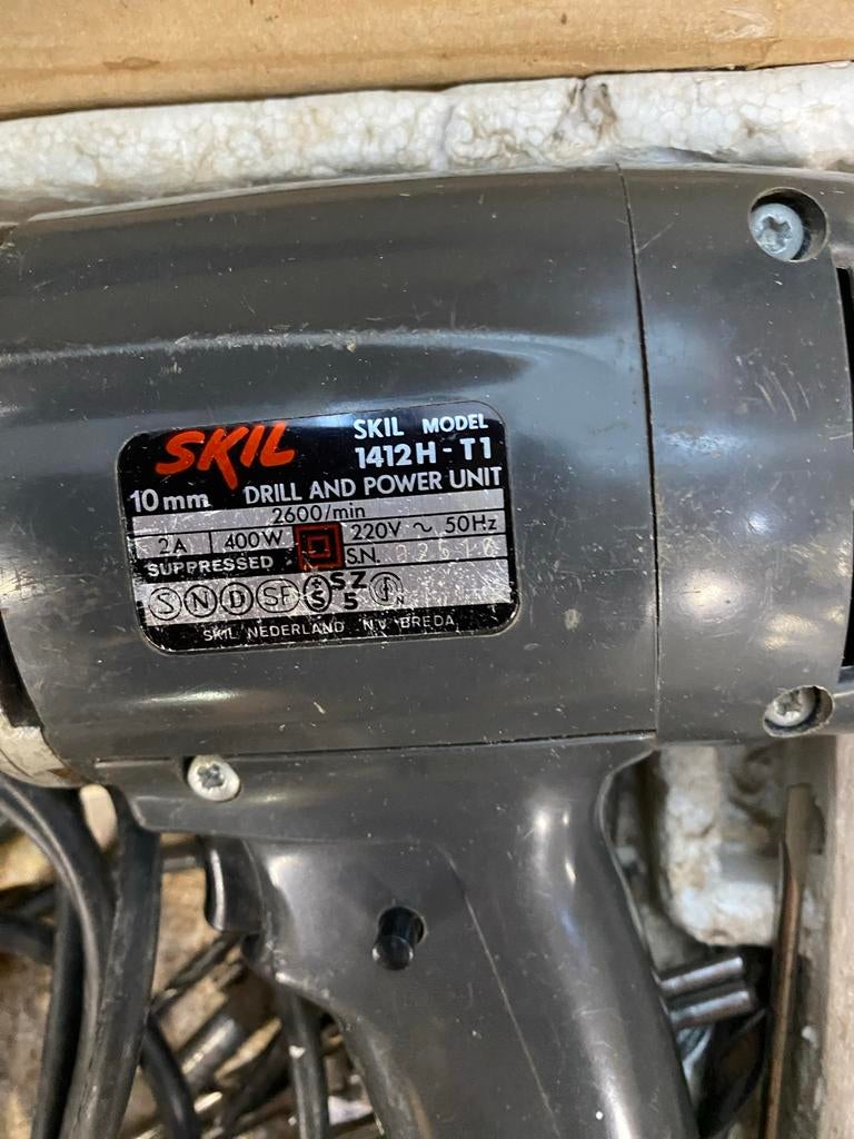 Skil boormachine 400W, Ophalen of Verzenden, Gebruikt, 400 tot 600 watt, Boormachine