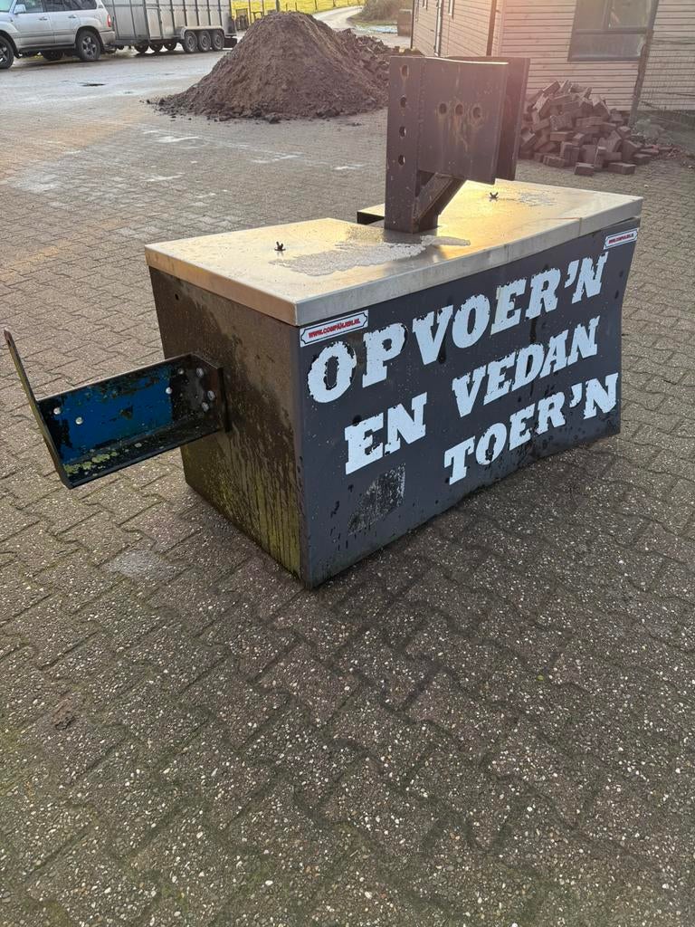 Frontgewicht 2000kg staal., Ophalen, Grondbewerking