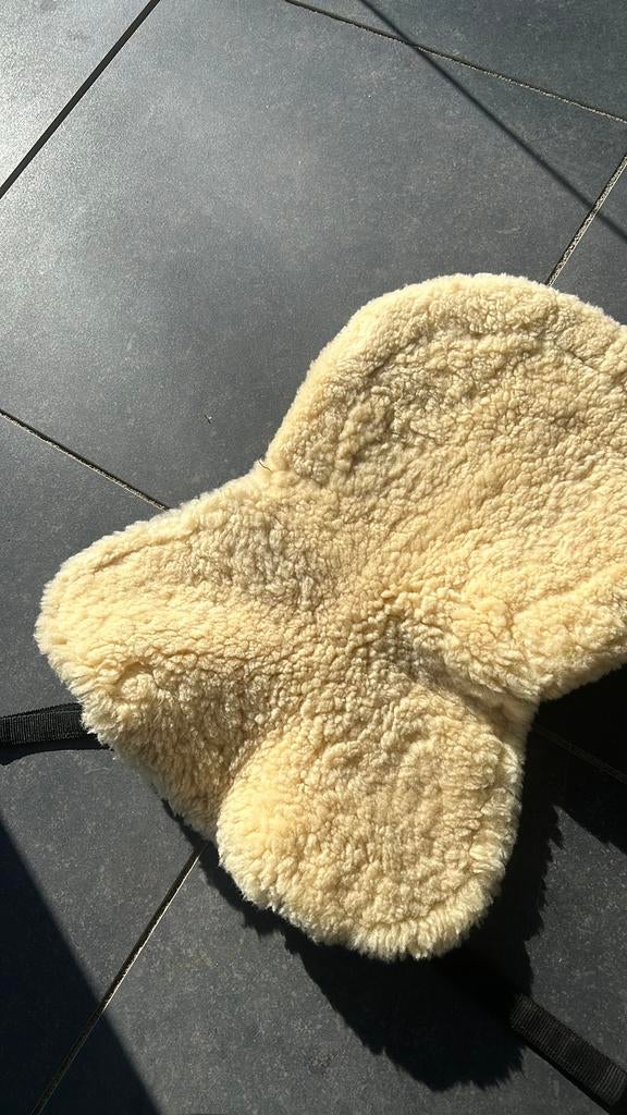 BR zadel onderlegger M bont, Dieren en Toebehoren, Paarden en Pony's | Dekens en Dekjes, Ophalen of Verzenden, Nieuw, Dekje