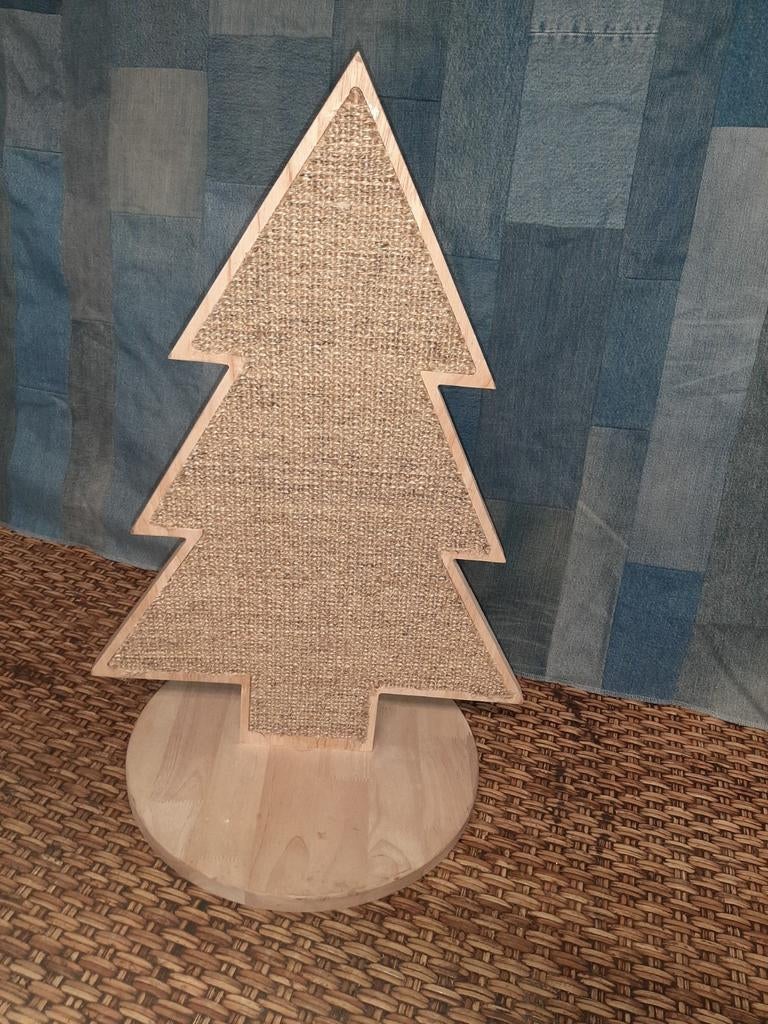 Designed by Lotte krabpaal in kerstboom vorm, Dieren en Toebehoren, Ophalen of Verzenden, Krabpaal