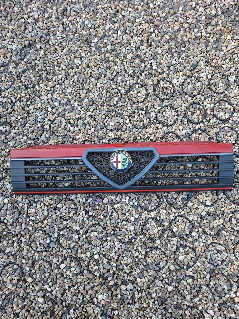 Alfa Romeo 33 grill type 1&2, Ophalen of Verzenden, Gebruikt, Voor, Alfa Romeo