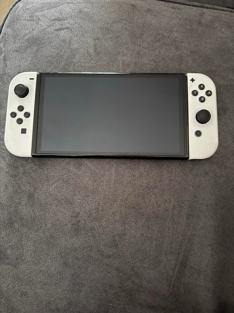 Nintendo Switch OLED - Zo goed als nieuw, Met games, Met 2 controllers, Zo goed als nieuw, Switch OLED