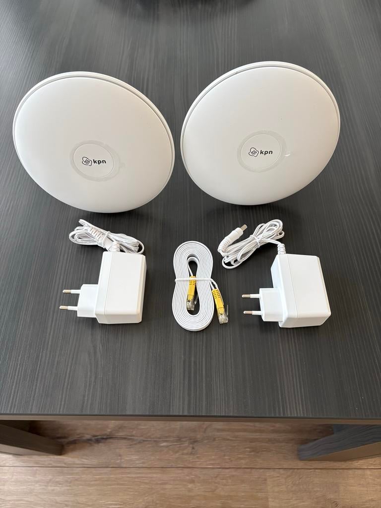 KPN SuperWifi punten (2 stuks) met adapters en kabels, Ophalen, Zo goed als nieuw