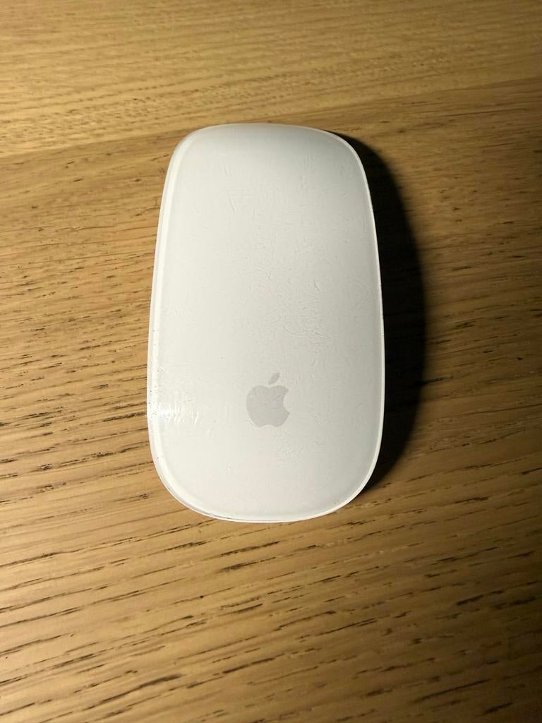 Apple Magic Mouse A1657, Rechtshandig, Muis, Gebruikt, Ophalen of Verzenden