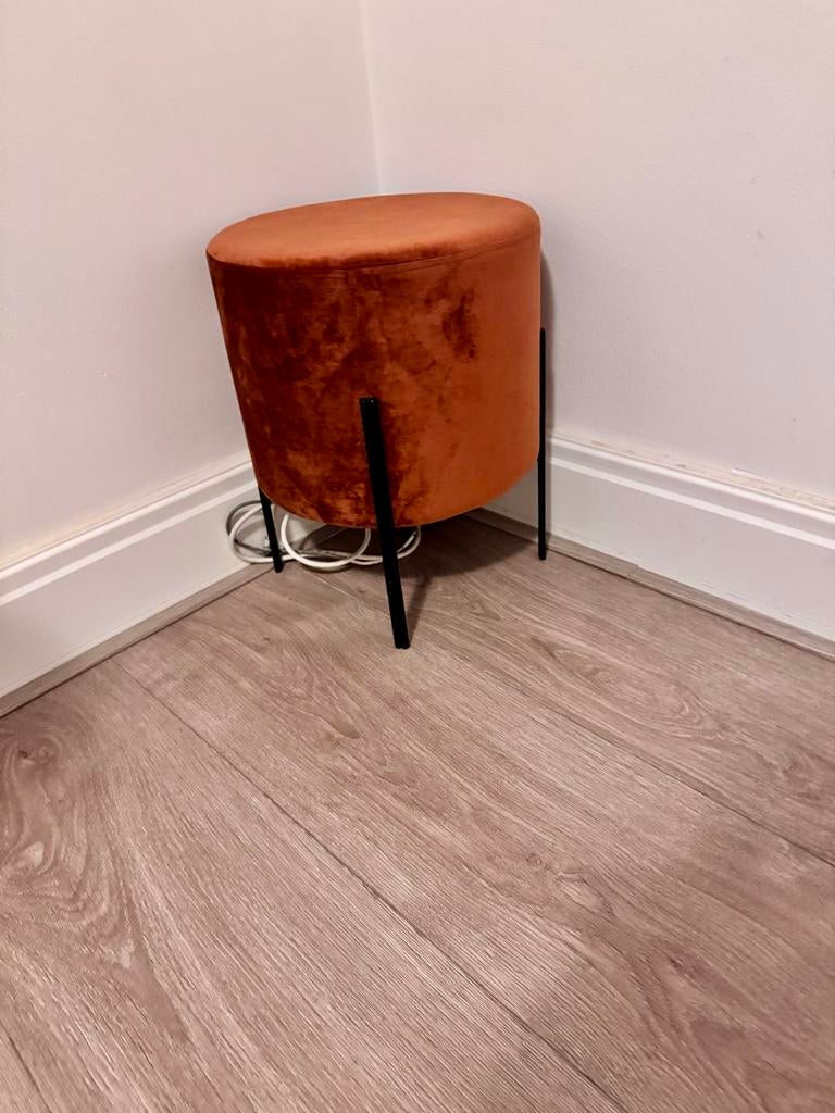 Leuk Krukje met Metalen Poten, Ophalen of Verzenden, Zo goed als nieuw, IJzer