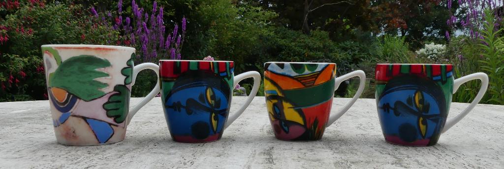 CORNEILLE  4 x Senseo Mok  en 2 x Schilderijtje, Overige materialen, Nieuw, Ophalen of Verzenden, Bord(en)