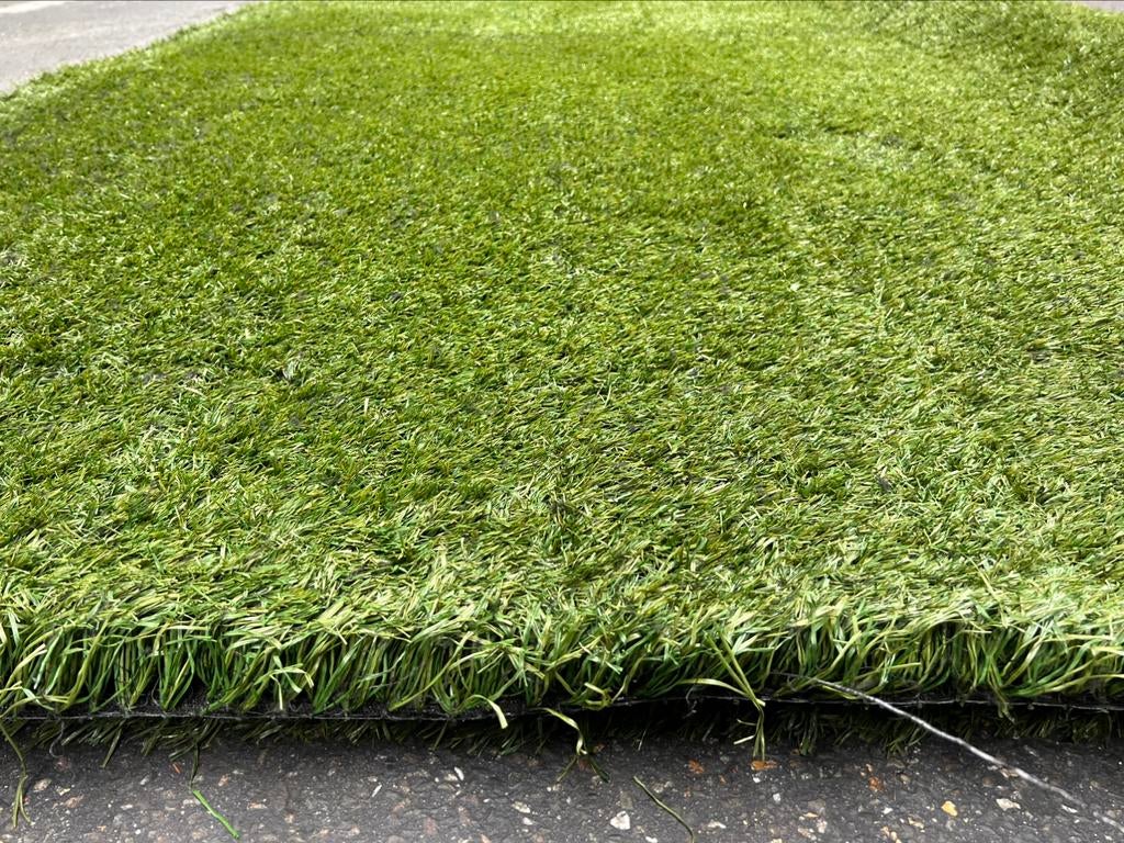 17.5m2 Kunstgras. Super Dik en Zacht! (3.5m x 5m) €140,-