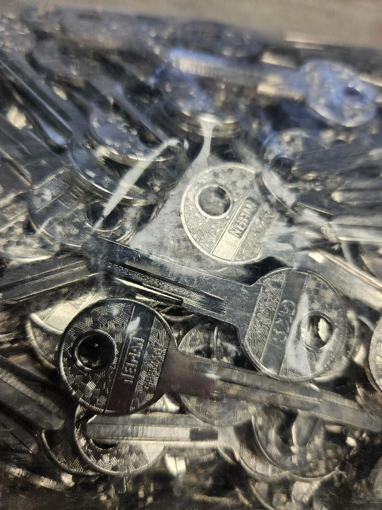 De allerlaatste originele blanke Neimann sleuteltjes, Ophalen of Verzenden, Nieuw, Overige merken