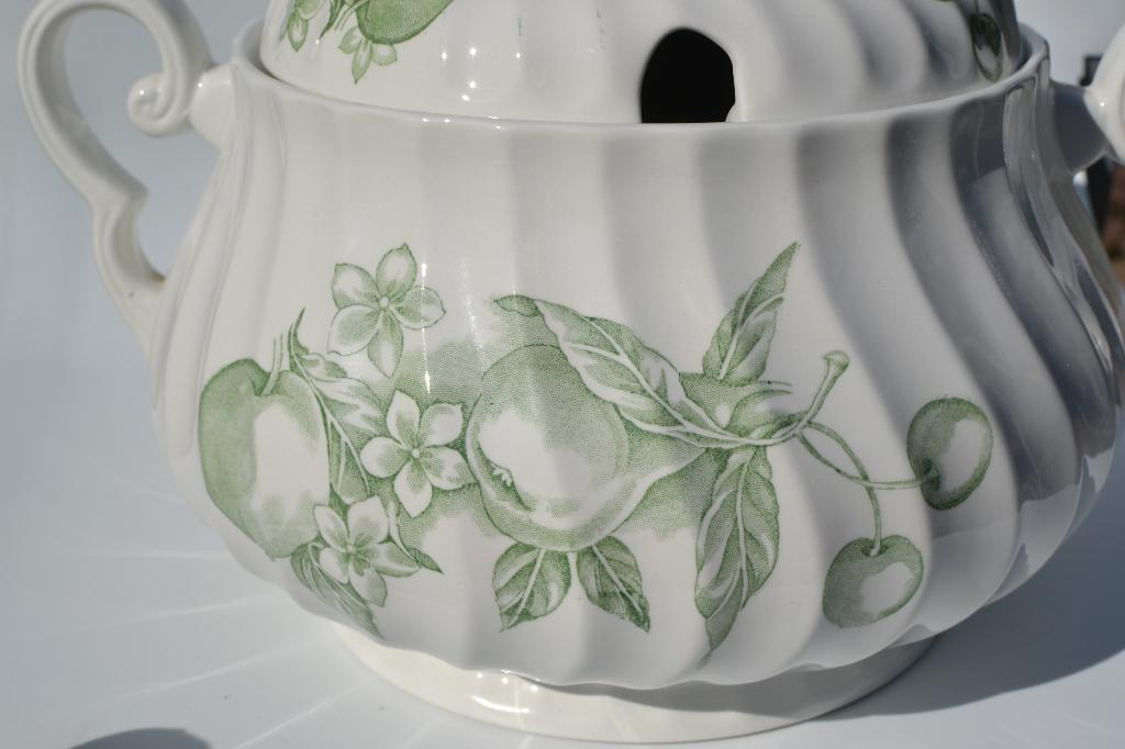 Wood & Sons Engels servies sauskom soepterrine groen fruit, Overige materialen, N, N, Ophalen of Verzenden