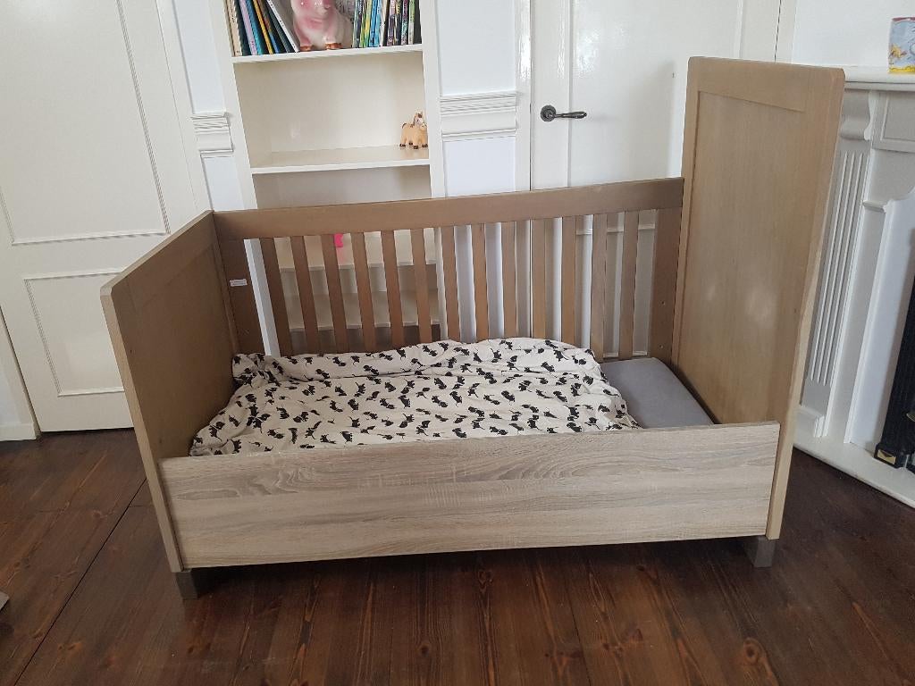 Stoer ledikant, Kinderen en Baby's, Babywiegjes en Ledikanten, Zo goed als nieuw, Ledikant, Ophalen