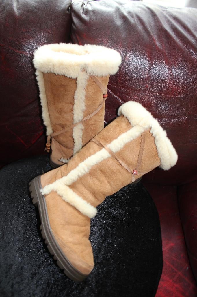 Ugg Nightfall maat 37 chestnut, Hoge laarzen, UGG, Bruin, Ophalen of Verzenden