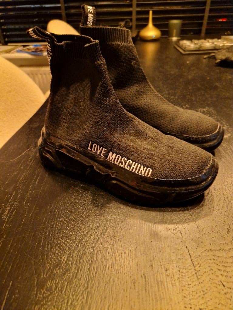 Love Moschino maat 37, Ophalen of Verzenden, Zo goed als nieuw, Zwart, Sneakers of Gympen