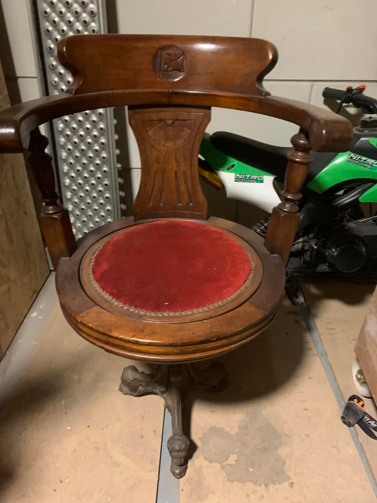 Kapiteinstoel, Ophalen