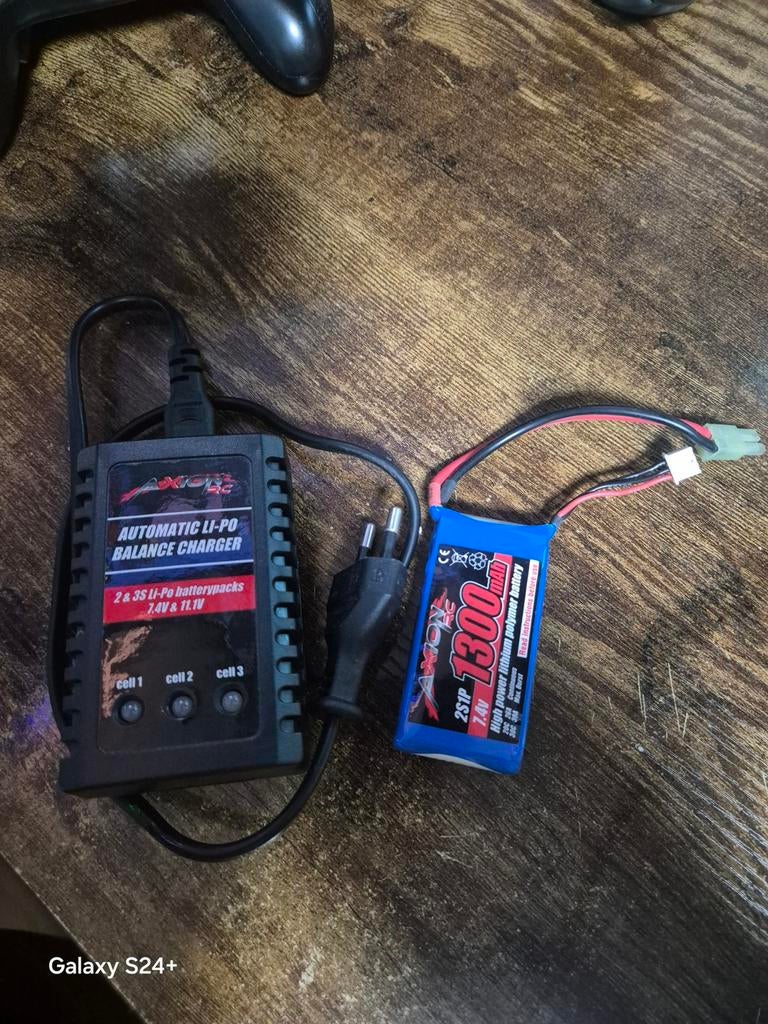 Li-po lader met li-po., Ophalen of Verzenden