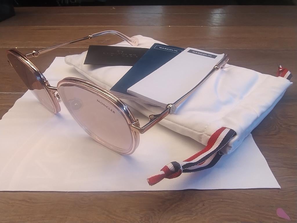 Zonnebril Moncler, Sieraden, Tassen en Uiterlijk, Zonnebrillen en Brillen | Dames, Nieuw, Zonnebril, Overige merken, Roze, Ophalen of Verzenden