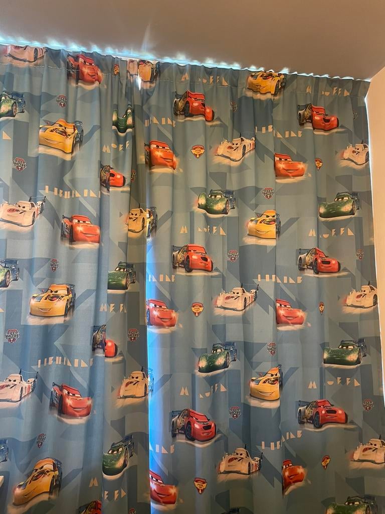 Cars gordijnen in prims staat, Ophalen, 100 tot 150 cm, Zo goed als nieuw, 200 cm of meer