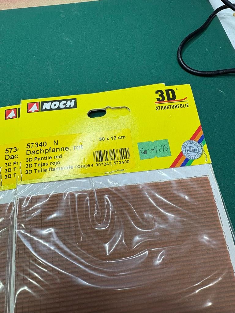 Noch Dakpannen rot 3D folie (57340), Hobby en Vrije tijd, Modeltreinen | N-Spoor, Overige merken, Natuur, Gelijkstroom of Wisselstroom