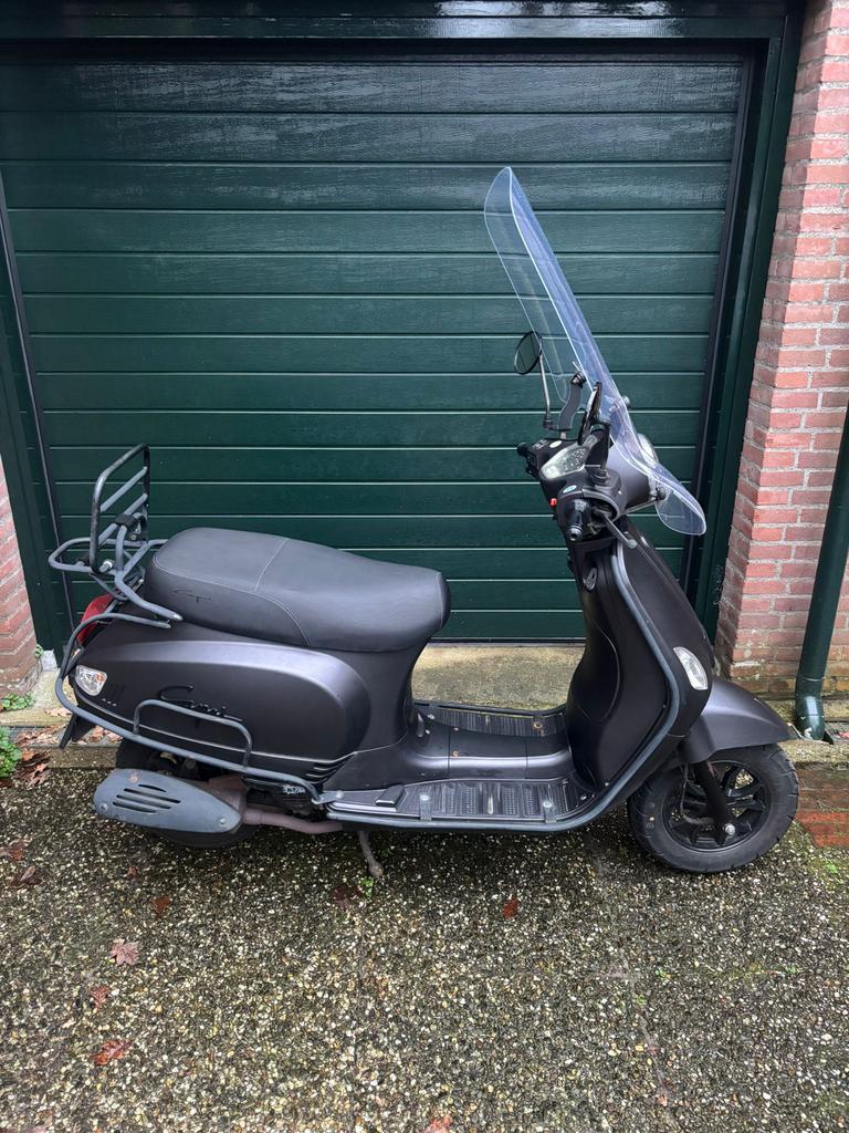 Capri 50cc brommer (2019) – Mat zwart – Zeer nette staat, Ophalen of Verzenden, Zo goed als nieuw, Benzine, Overige merken