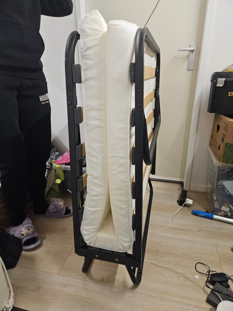Opklapbed - ruimtebesparend en comfortabel!, Huis en Inrichting, Slaapkamer | Bedden, Ophalen, Gebruikt, 90 cm, Eenpersoons