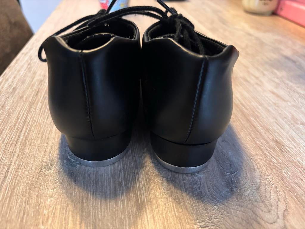 Zwarte Capezio dansschoenen, Ophalen of Verzenden, Zo goed als nieuw, Zwart, Dansschoenen