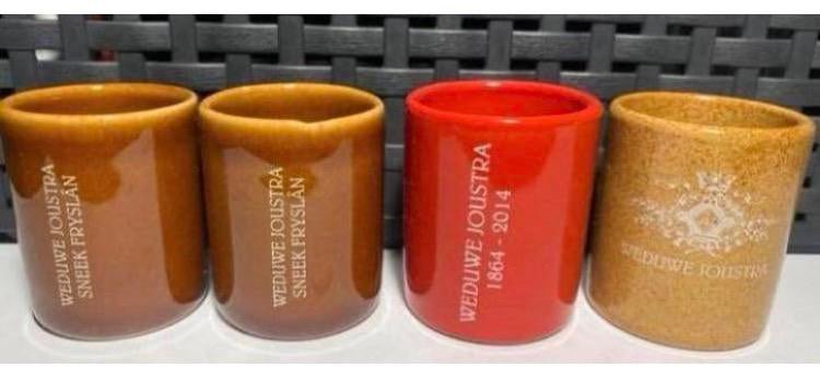 4 Weduwe Joustra Sneek Fryslān shots. Hoogte 4,5 cm., Verzamelen, Ophalen of Verzenden, Zo goed als nieuw, Borrel- of Shotglas
