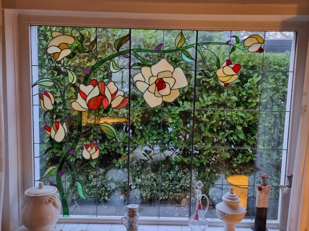 Prachtig glas in lood raam met bloemmotief, Ophalen