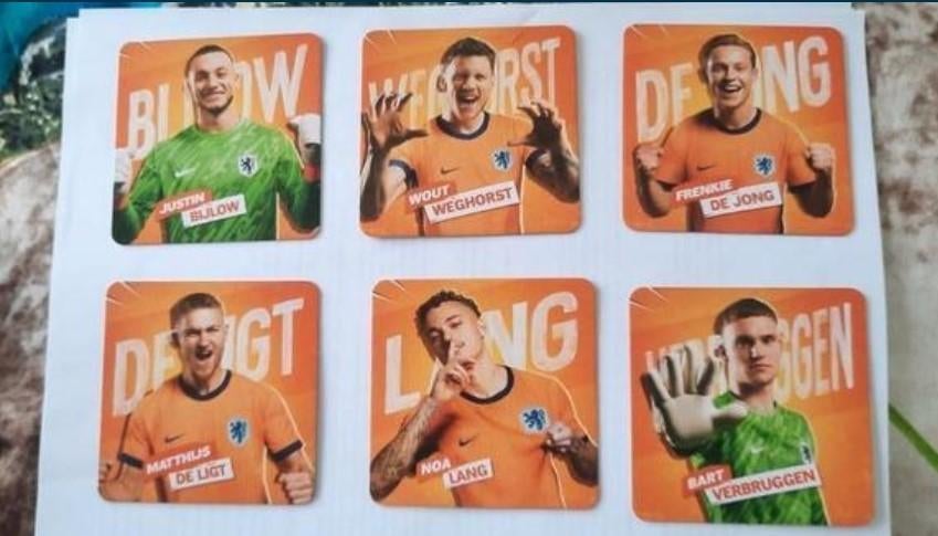 6 oranje spelerskaarten/onderzetters AH aktie, Ophalen of Verzenden, Nieuw, Overige binnenlandse clubs, Overige typen