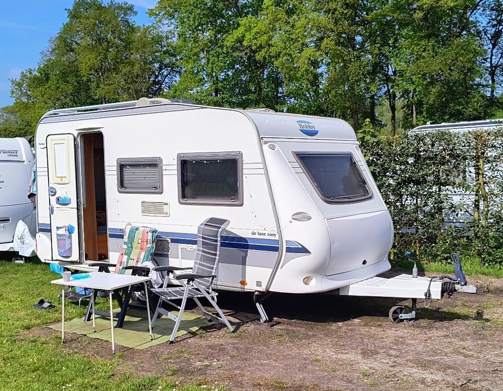 Nette tour caravan Hobby 400 kb voortent fietsendrager, Ophalen, Zo goed als nieuw