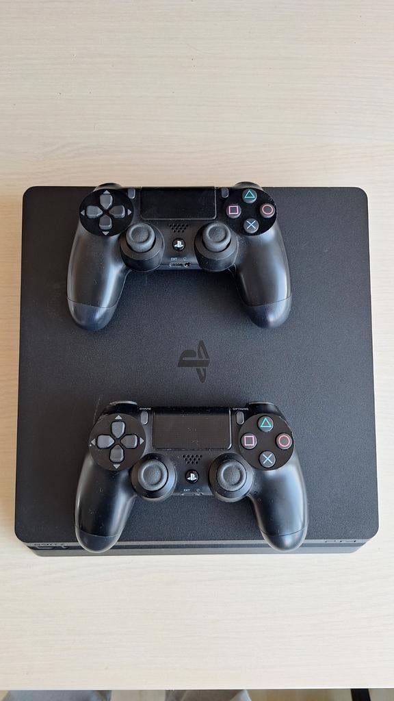 Ps4 slim 1TB 2 controllers met kabellen en games, Ophalen, Met games, Met 2 controllers, Zo goed als nieuw