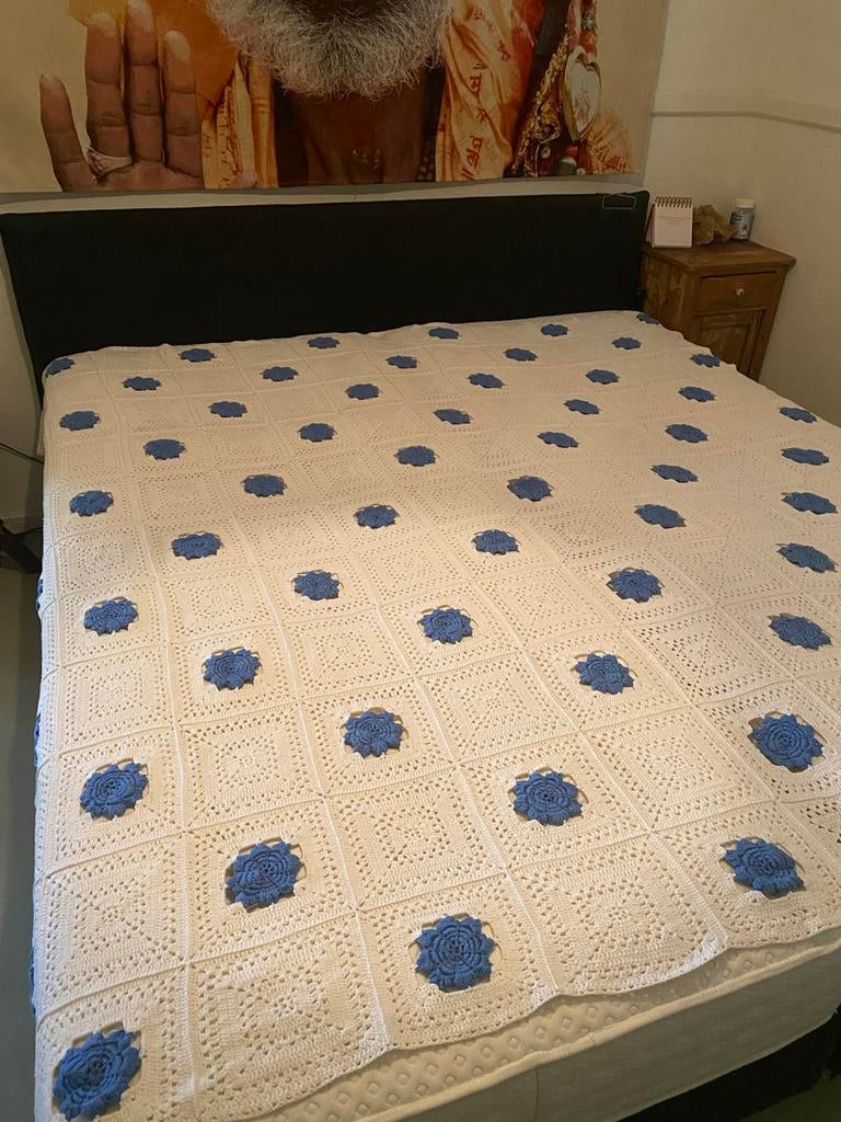 Handgemaakte gehaakte sprei met blauwe rozen, Ophalen