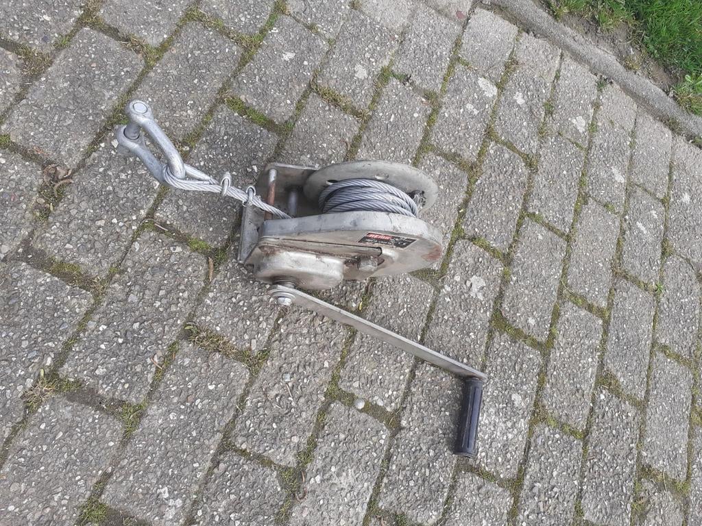 Goede hand lier.  Handlier, Ophalen of Verzenden