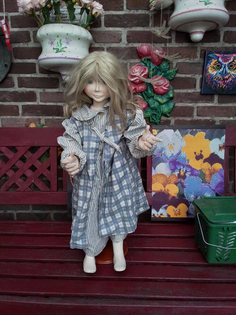 antieke porseleinen pop, Verzamelen, Poppen, Ophalen of Verzenden, Zo goed als nieuw, Pop