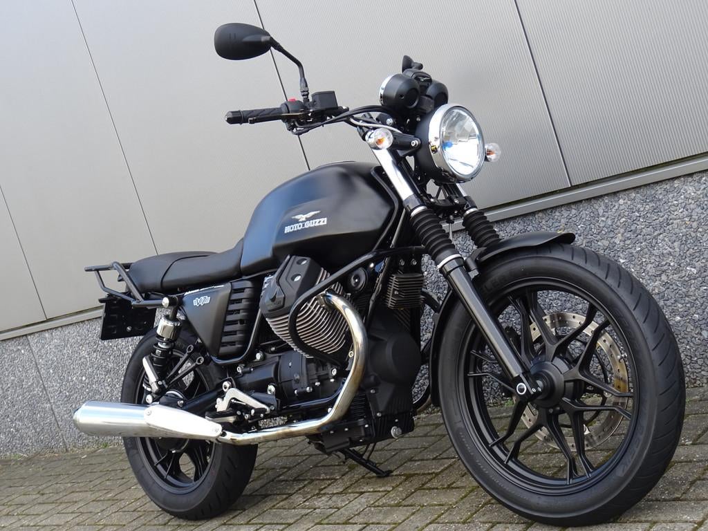 Moto Guzzi V 7 STONE (bj 2014), Motoren, Motoren | Moto Guzzi, 744 cc, Bedrijf, Naked bike