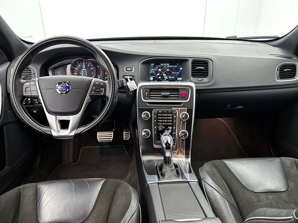 Volvo V60 1.5 T3 R-Design (NL-auto, Goed OnderH, Trekhaak, N, 4 cilinders, Origineel Nederlands, 152 pk, 84 €/maand